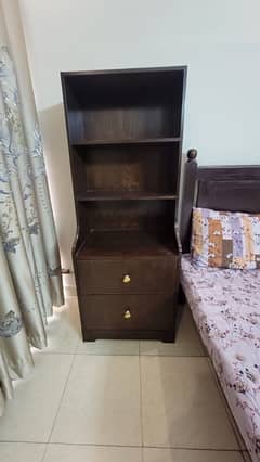 king-size bed/ polished bed/ double bed/ polished shelf/ wooden shelf