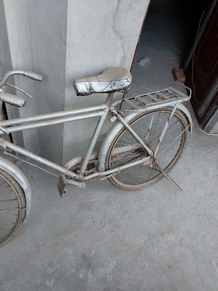 Behtreen Cycle Available 1