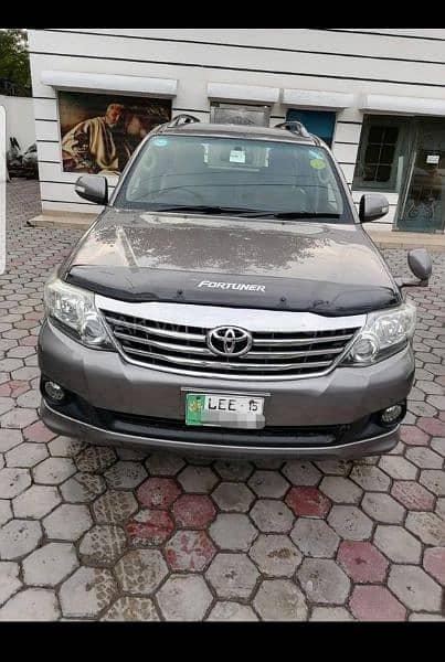 Toyota Fortuner V 2015 Aniversary 0