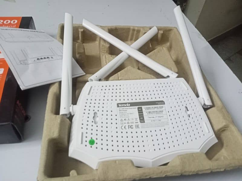 Tenda AC 1200 smart Dual-band Wifi router 1