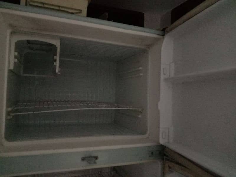 excellent condition refrigerator 0