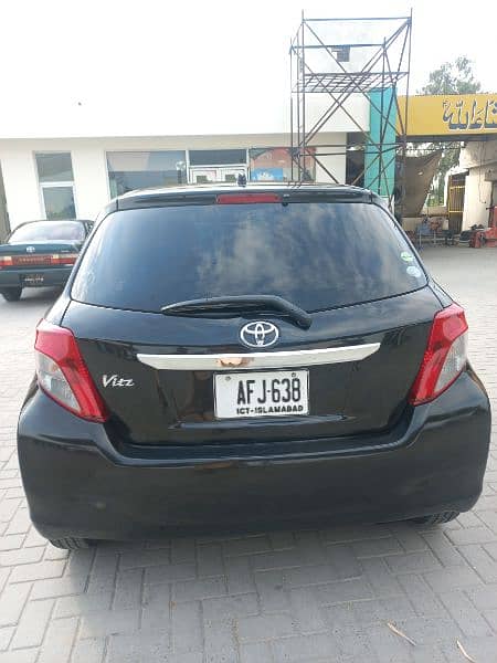 Toyota Vitz 2013 4