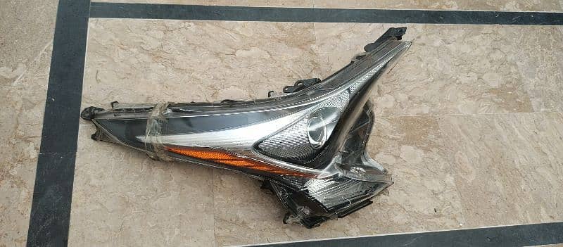 Head Light Toyota Prius 2014 0