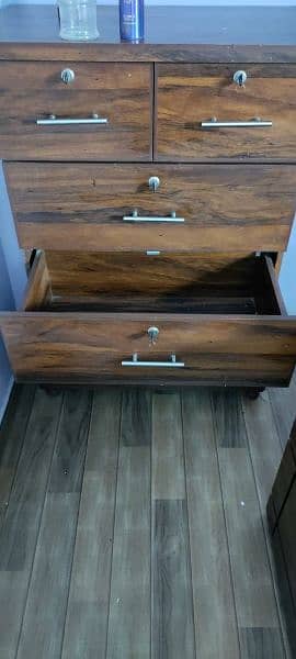 drawers in good condition 1