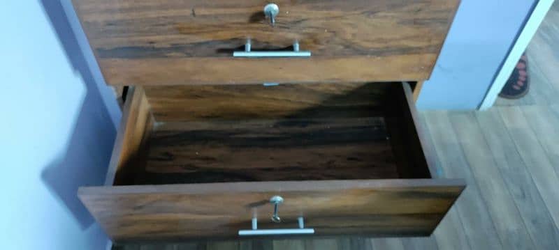 drawers in good condition 2