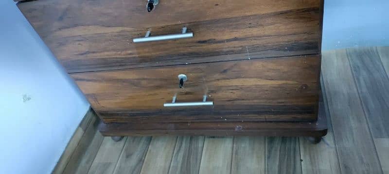 drawers in good condition 3