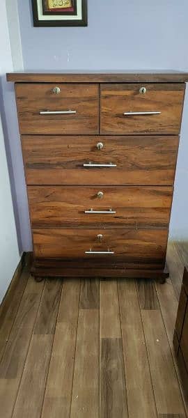 drawers in good condition 6