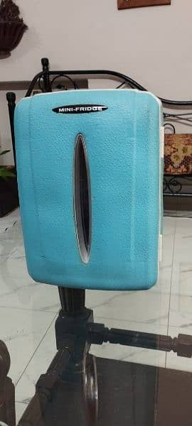 Mini Portable Fridge (Hot & Cold) 0