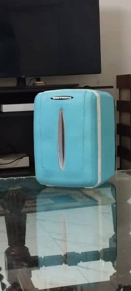 Mini Portable Fridge (Hot & Cold) 3