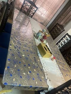 8 seater wooden dining table avaibale for sale