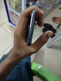 IPHONE X 10/9.5 condition