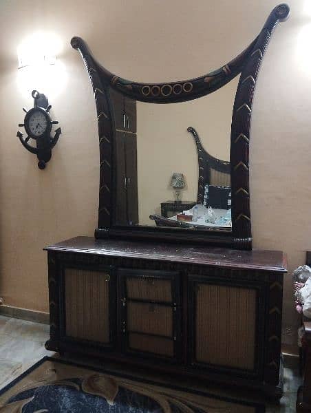 Dressing Table 0