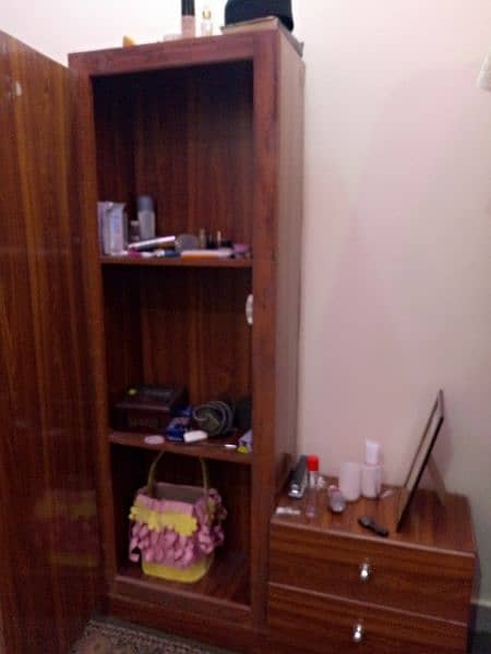 mirror cupboard 1