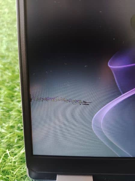 Dell Latitude 5310 core I5 10th gen ( stuck pixels in screen) 4