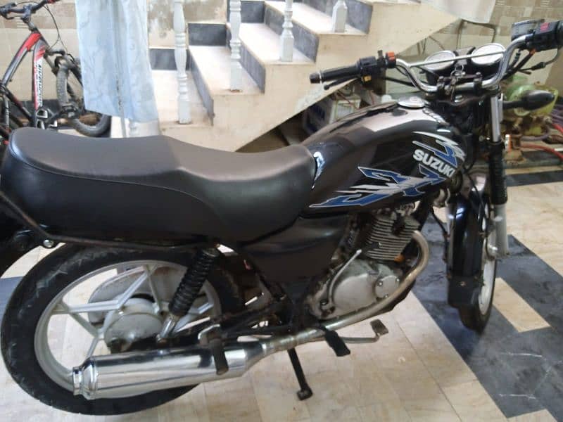 Suzuki  GS 150 Model 2018 4