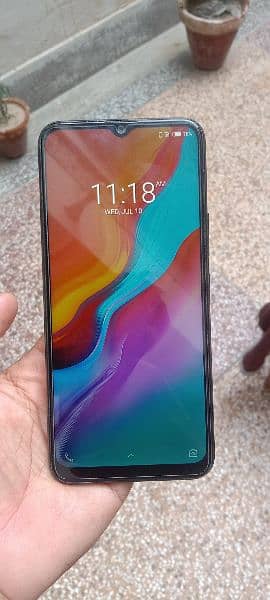 infinix hot 8 lite 2 /32  good condition box bhi ha panel change hai 0