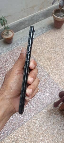 infinix hot 8 lite 2 /32  good condition box bhi ha panel change hai 1