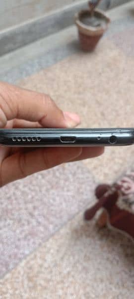 infinix hot 8 lite 2 /32  good condition box bhi ha panel change hai 3