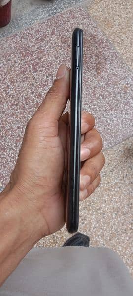 infinix hot 8 lite 2 /32  good condition box bhi ha panel change hai 5