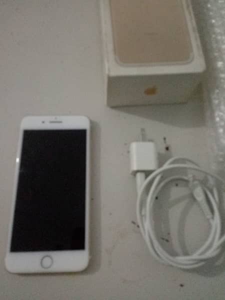 I phone7+ condition 10/9 ‘ Battery health 100 11