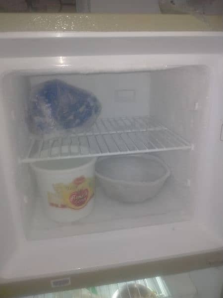 Refrigrator freezer for sale 3