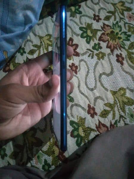 new condition but front camera is not working but all things is very 2
