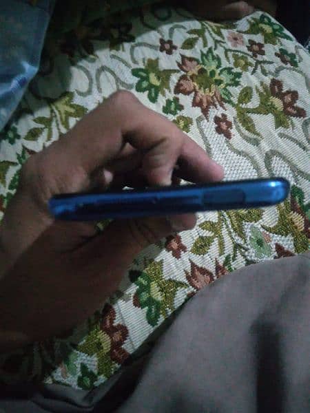 new condition but front camera is not working but all things is very 3