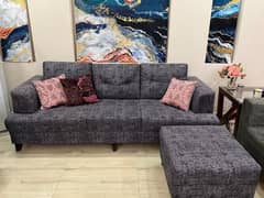 Stylish Living Room 3 seater sofa with Puffy - Excellent condition