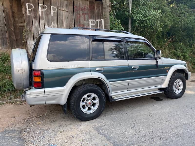 Mitsubishi Pajero 2.8 genuine condition 7