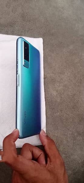 VIVO Y31 2