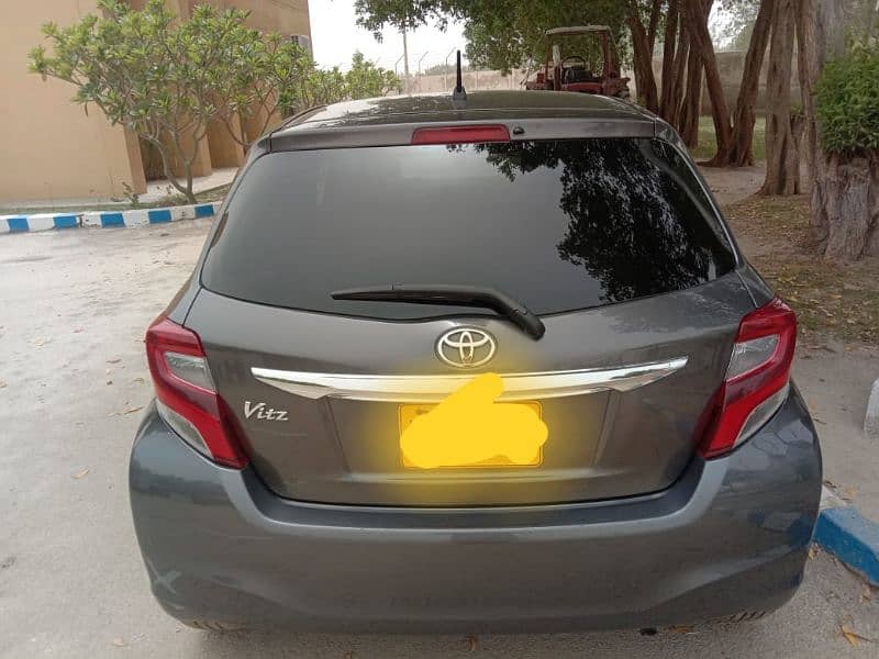 Toyota Vitz 2015 4