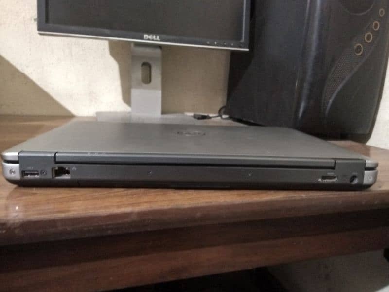 Dell laptop for sale. 4