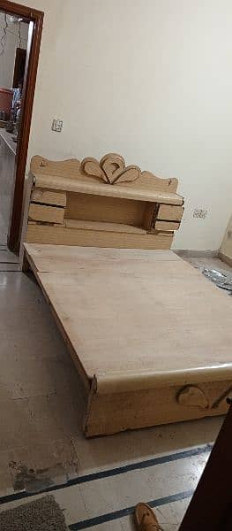 Double wooden Bed for Sale Used Condition without metres 0