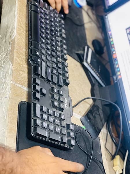 Full Setup cpu keyboard mouse lcd 0