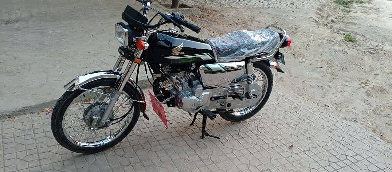 Honda 125self start motorcycle 0