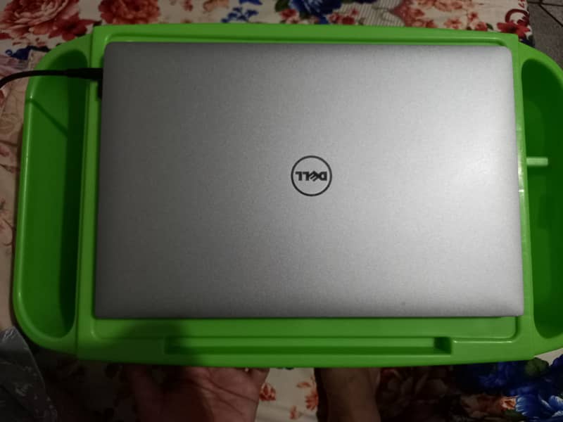 Dell Precision 5520 Core i7 6th Gen 1