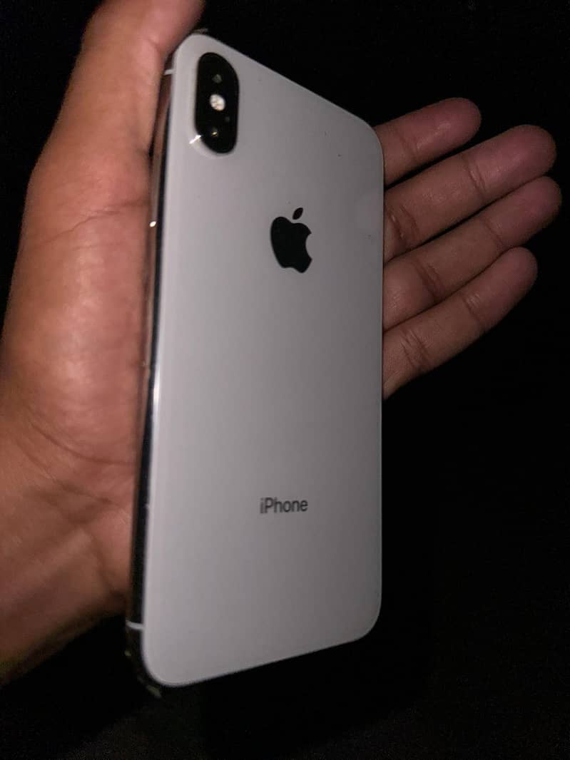 IPHONE X 4