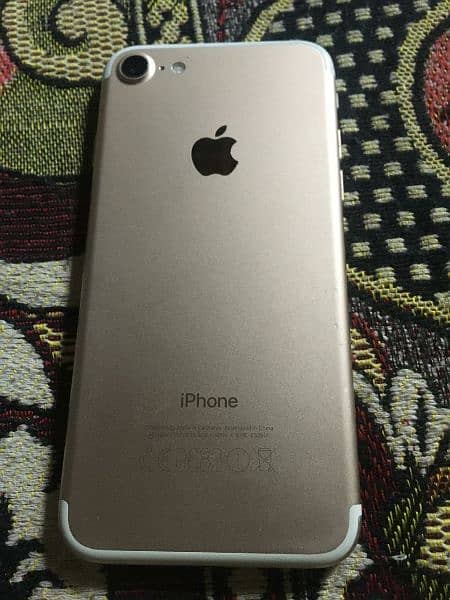 iphone 7 pta approved 128 gb good condition Sirf glass Chang Kiya hai 2