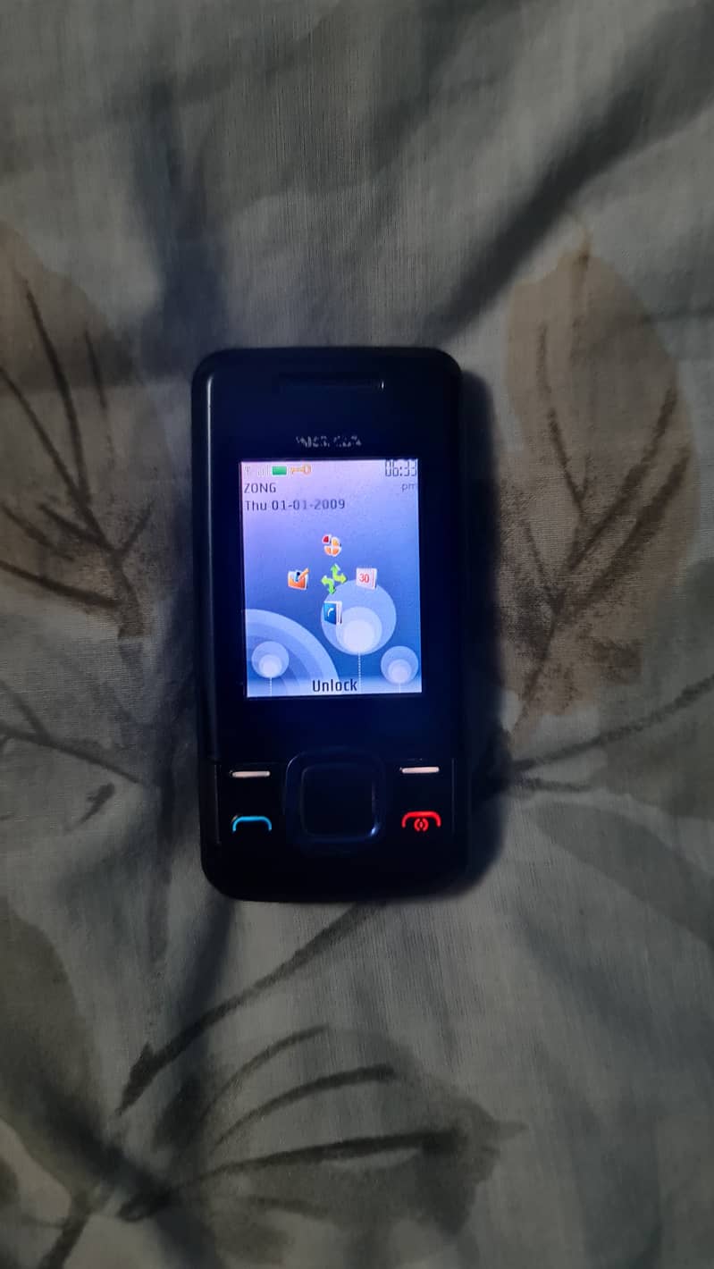 Nokia 7100 slide 4