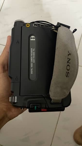 sony manual DCR hand camera 8