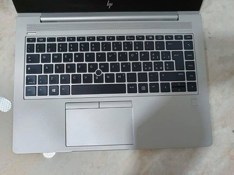 hp  Elitebook 840 G5 i5 8th generation 1