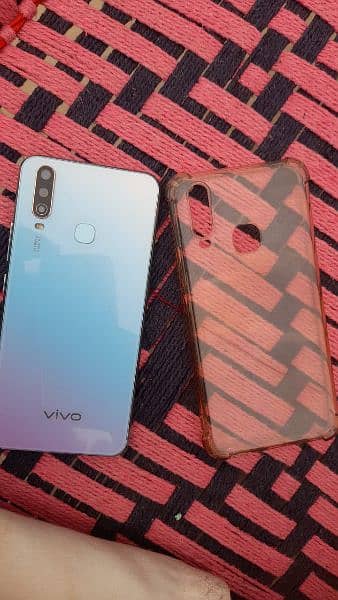 vivo Y17 8.256 with box and charger  urgent for sale 2