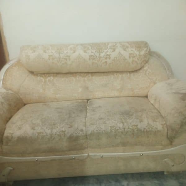 3 sofas 1