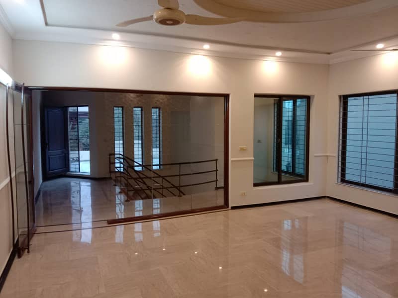 1-Kanal Ideal Location Beautiful Luxurious Bungalow With For Rent in DHA Phase 4 Lahore 9