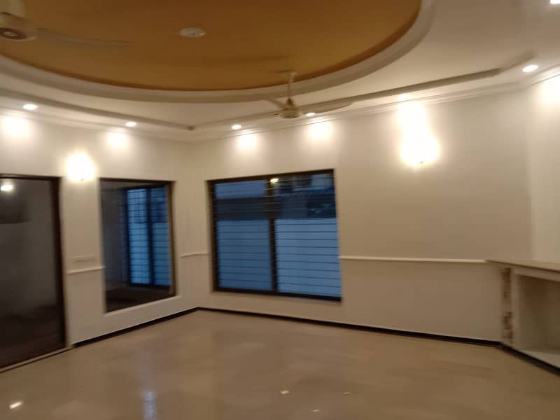 1-Kanal Ideal Location Beautiful Luxurious Bungalow With For Rent in DHA Phase 4 Lahore 17