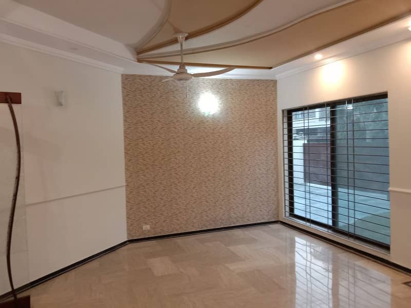 1-Kanal Ideal Location Beautiful Luxurious Bungalow With For Rent in DHA Phase 4 Lahore 20