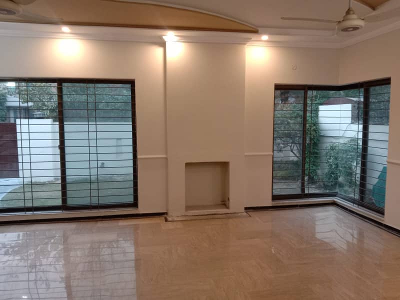 1-Kanal Ideal Location Beautiful Luxurious Bungalow With For Rent in DHA Phase 4 Lahore 21