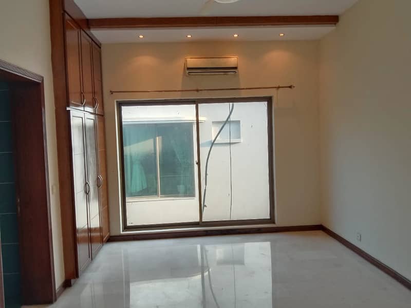 1-Kanal Ideal Location Beautiful Luxurious Bungalow With For Rent in DHA Phase 4 Lahore 24