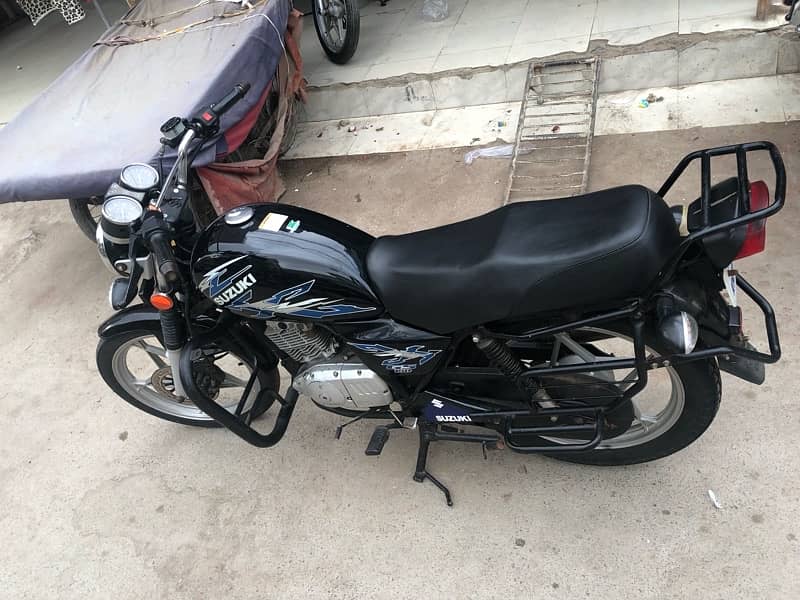 Suzuki Gs-150 SE model 2020 1