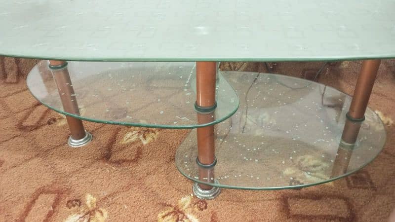 center table in good condition 1